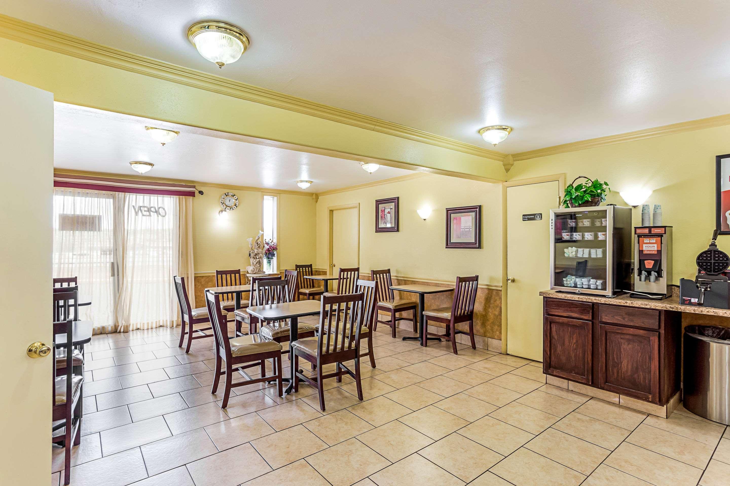 Econo Lodge Mcalester Εξωτερικό φωτογραφία